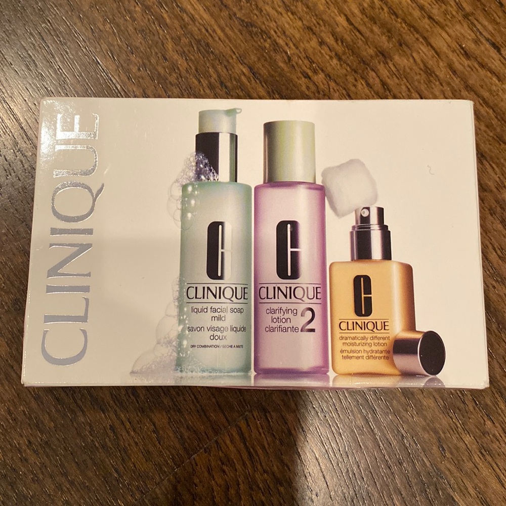 Clinique travel set soap clarifying lotion dramatically different 4 samples each